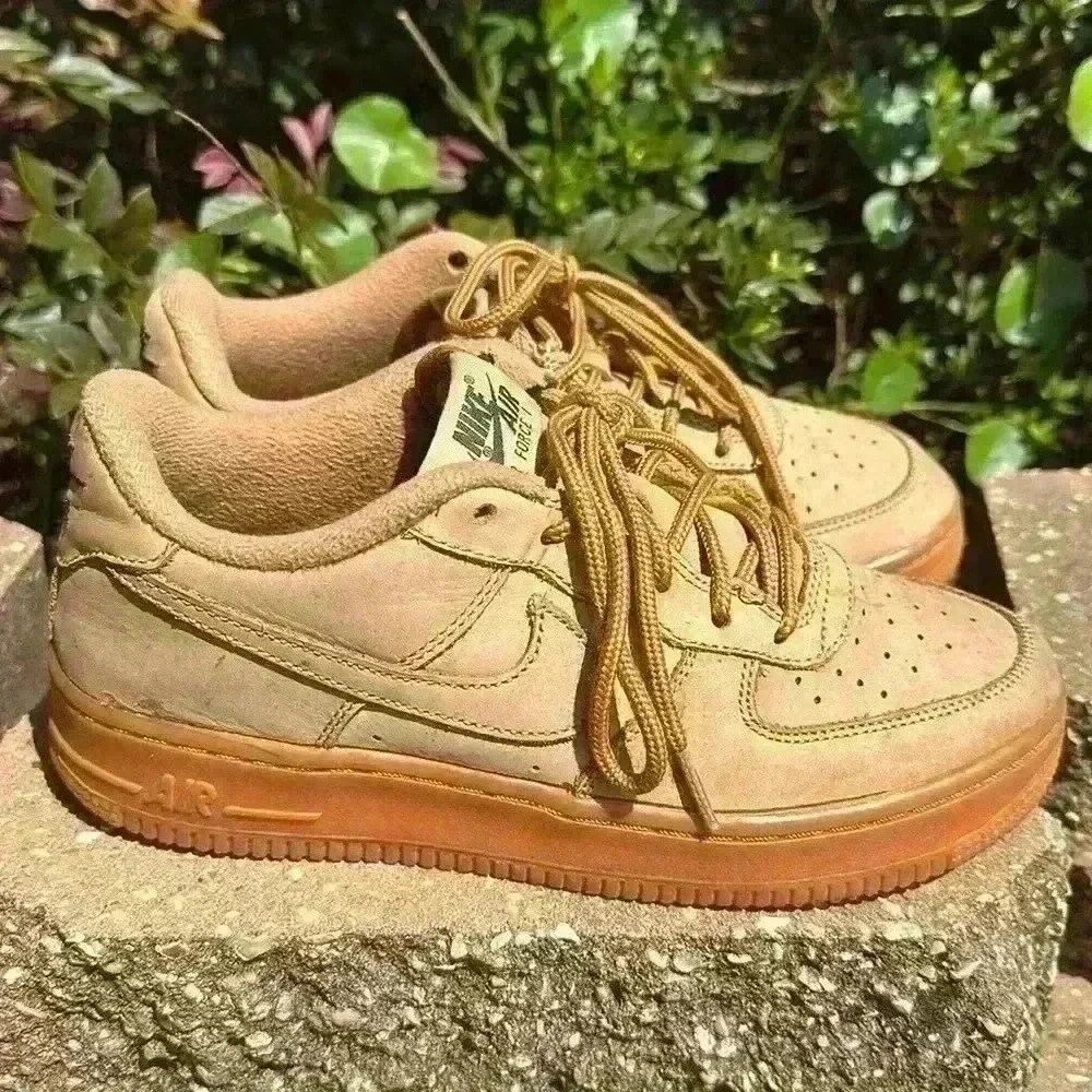 Nike Air Force 1 Low 'Flax' Wheat youth Sneakers Size 5Y classic Streetwear